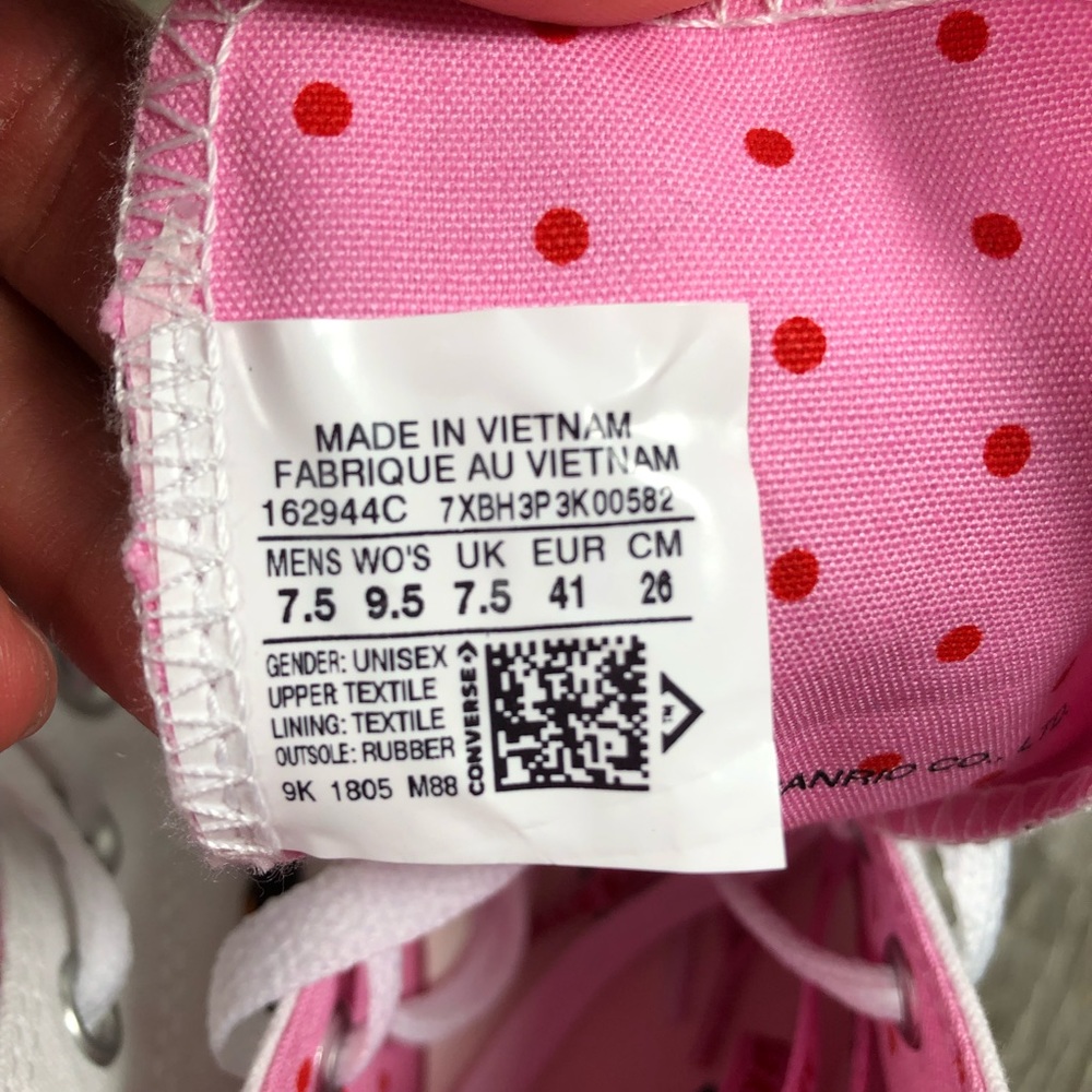 Converse Chuck Taylor Hi Hello Kitty NWT - Picture 7 of 8